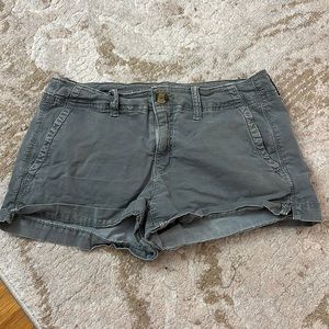 american eagle shorts - size 2 - worn 1-2 times -  extremely new